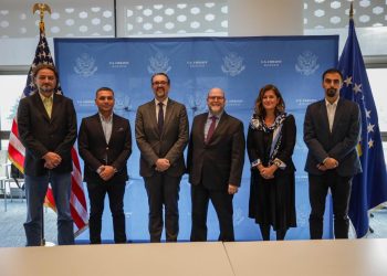Kasanof takon gazetarët në Kosovë, informacionet që i mora gjatë vizitës do t’i dërgojë në Washington