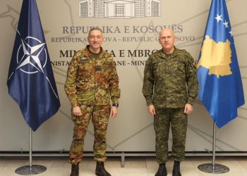 Jashari priti në takim komandantin e KFOR-it, biseduan për situatën aktuale të sigurisë në vend