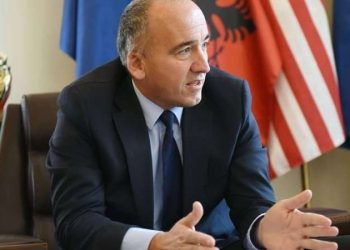 Avokati i Muhaxherit: Kryetari beson se su*lmi lidhet me punën e tij zyrtare