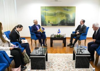 Kurti dhe Sveçla takojnë shefin e EULEX-it, diskutohet edhe për dezinformimin dhe lajmet e rreme