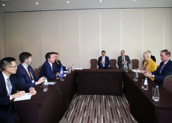 Kurti i kërkon forcim të partneritetit Ndihmës Sekretares së Mbrojtjes së ShBA-së