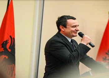 Kurti bashkatdhetarëve në Berlin: Ejani investoni, në Kosovë mund të fitohet