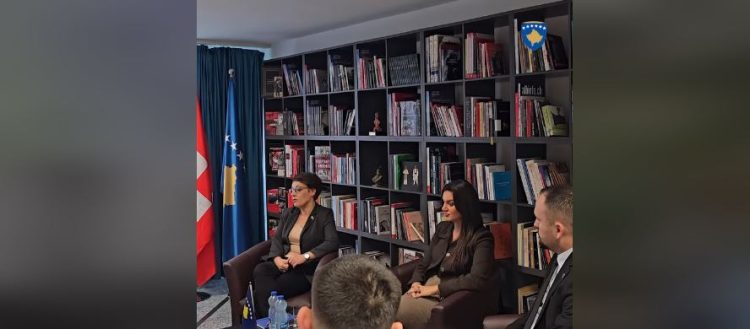 Gërvalla bisedon me studentët shqiptarë në Cyrih: Kosova ka nevojë për njohuritë tuaja