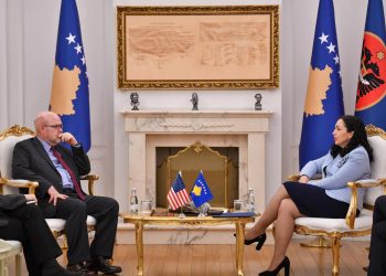 Osmani takohet me Hovenierin, flasin për çështjet e sigurisë e investimet amerikane