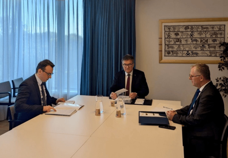 “Tërheqja e letrës së Bërnabiqit, dorëzimi i Radojiçiqit“, Qeveria tregon çka u bisedua sot në Bruksel