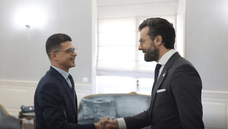 Bashkëpunimi në rinovimin e industrisë ushtarake, Vengu bisedon me ambasadorët e Spanjës dhe Gjermanisë