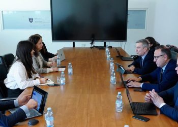 Rizvanolli pret në takim shefin e misionit të FMN-së në Kosovë, diskutojnë rreth zhvillimit të qëndrueshëm ekonomik