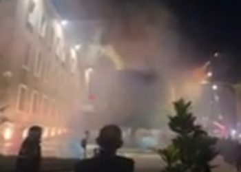 Tiranë, Protestuesit përplasen me policinë/ Hedhin molotov drejt Kryeministrisë