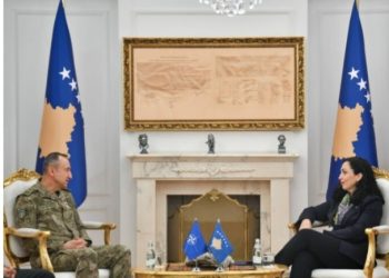 Osmani priti në takim lamtumirës komandantin e KFOR-it, Özkan Ulutaş