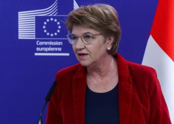 Zvicra paralajmëron organizimin e konferencës për Lindjen e Mesme