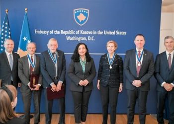 Dekoron William Walker, Tom Lantos, Daniel Fried, Josh Black dhe Mira Ricardel, Osmani: Faleminderit nga populli i Kosovës!