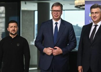  Presidenti kroat: Samiti për Ukrainën ishte shou për Vuçiqin