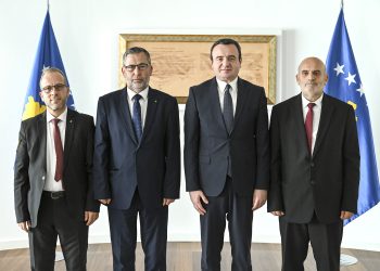 Kurti takohet me kryetarin e Bashkësisë Islame për Luginë, flasin për rëndësinë e ruajtjes së identitetit kombëtar e fetar