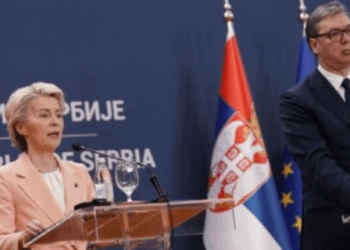 Vuçiqi përplaset me gazetarët para syve të Von der Leyenit