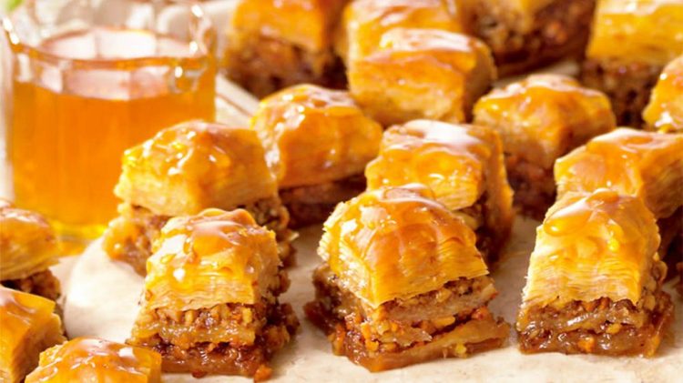 Bakllava familjare me petë të gatshme , e shpejtë e plot shije