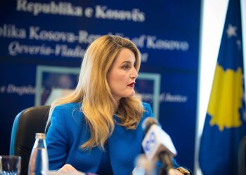 Ish-ministrja, Dhurata Hoxha lirohet nga akuza për shfrytëzim të kontratës së MIE-së