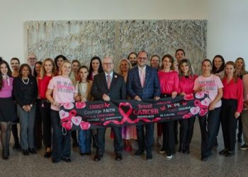 Tetori rozë, Ambasadori Hovenier: Të punojmë bashkë drejt një të ardhmeje pa k*ancer