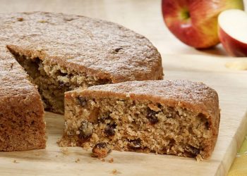 Kek me rrush të thatë e mollë, ëmbëlsirë plot shije e shëndet