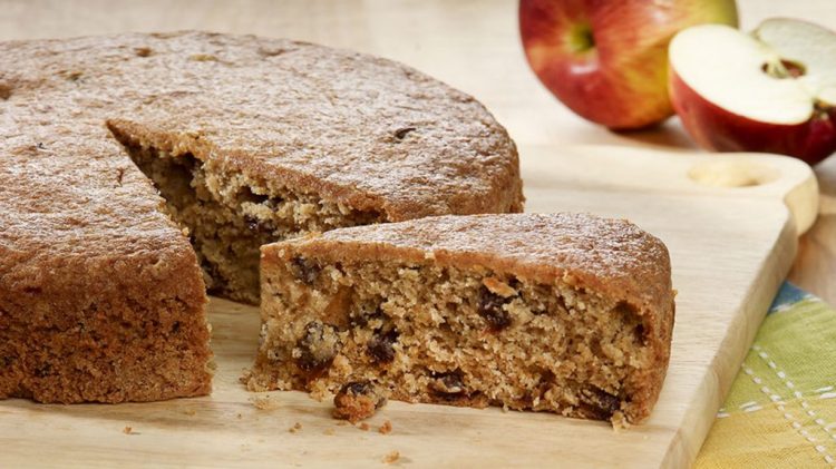 Kek me rrush të thatë e mollë, ëmbëlsirë plot shije e shëndet