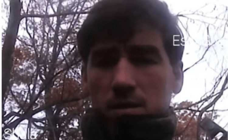 “Me emër të Zotit, veç mos u mërzitni” – pamje e rrallë, Kadri Veseli me ushtarët e UÇK-së kur ishin të rrethuar nga serbët
