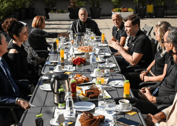Kurti mirëpret pjesëmarrësit e garave ndërkombëtare të pingpongut që po zhvillohen në Kosovë