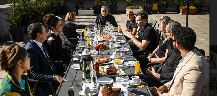 Kurti mirëpret pjesëmarrësit e garave ndërkombëtare të pingpongut që po zhvillohen në Kosovë