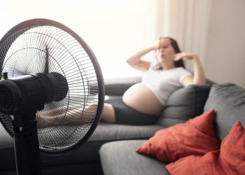 Stresi nga nxehtësia gjatë shtatzënisë mund të ndikojë në zhvillimin e foshnjës