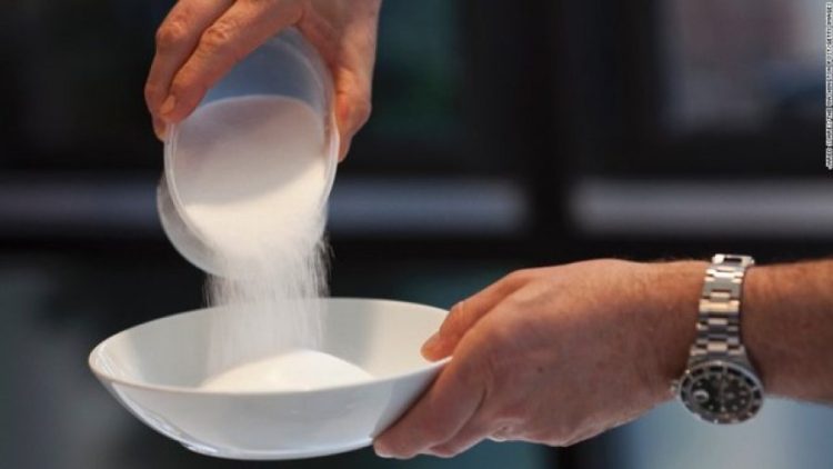 Sa kilogramë sheqer konsumon një person në vit?