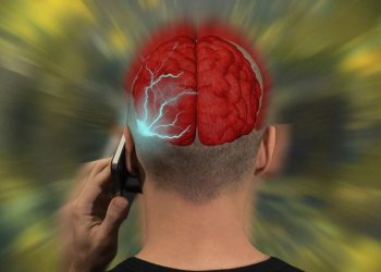 A shkaktojnë kancer telefonat celularë? Çfarë thotë shkenca