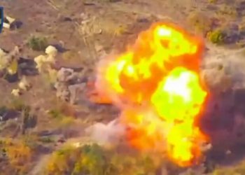 Sistemi artilerik i rusëve hidhet në erë nga ukrainasit, e godasin me HIMARS-in amerikan (Video)