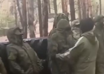 ‘Taktikat e luftës’, Rusia përdor ushtar manekinë për të mashtruar Ukrainën