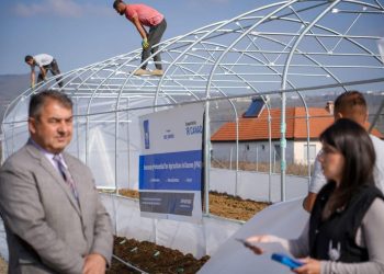 Fermerët e Gjilanit përfitojnë serra në vlerë prej 128 mijë eurove