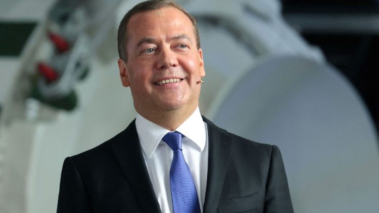 Medvedev paralajmëron ShBA-në se duhet t’i marrin seriozisht paralajmërimet bërthamore të Rusisë