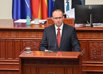 Kryetari i Kuvendit të Maqedonisë së Veriut viziton Kosovën, takohet me Konjufcën e Kurtin