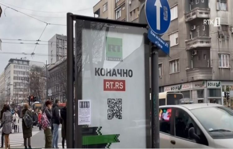 Propaganda ruse sfidon balancën e Serbisë mes Lindjes dhe Perëndimit (VIDEO)