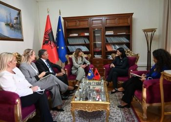 Haxhiu në Tiranë: Diskutime për reformën në drejtësi