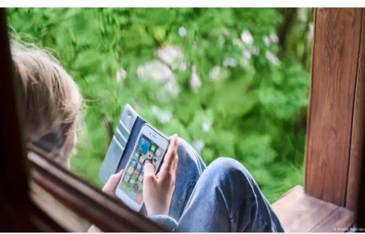 Mbrojtja e fëmijëve – mediat sociale nga mosha 16-vjeç