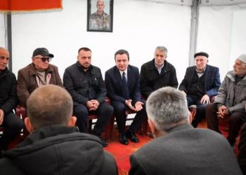 Kurti viziton familjen Musliu, e vlerëson lartë kontributin kombëtar të Liman Musliut
