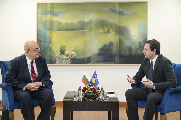 Pesë zyrtarë bullgarë përfshirë presidentin vizituan Kosovën gjatë mandatit të Gudjev