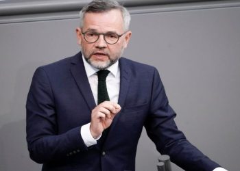 Roth: Nëse Serbia qëndron vërtet prapa sulmit, BE t`i japë fund negociatave