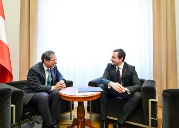 Kurti takoi ambasadorin jorezident të Japonisë për Kosovë, diskutojnë për marrëdhëniet dypalëshe