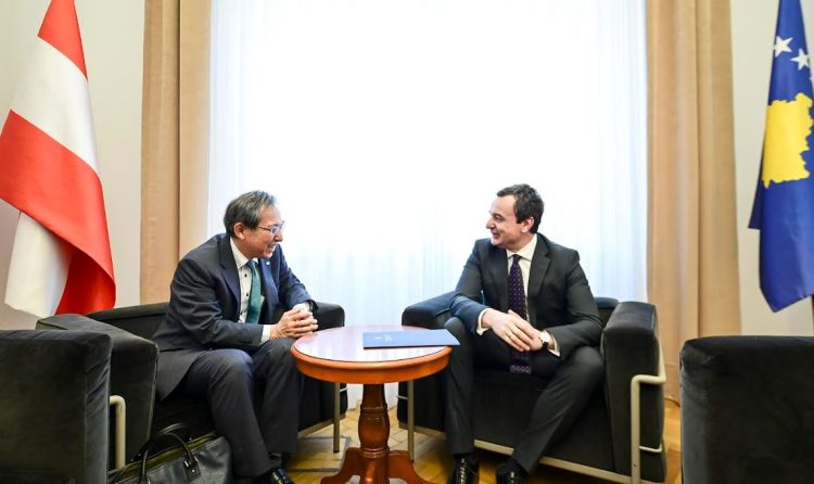 Kurti takoi ambasadorin jorezident të Japonisë për Kosovë, diskutojnë për marrëdhëniet dypalëshe