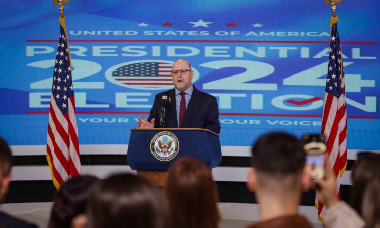 Ambasadori Hovenier: Zgjedhjet e lira dhe të ndershme, themelore për demokracitë në SHBA dhe Kosovë
