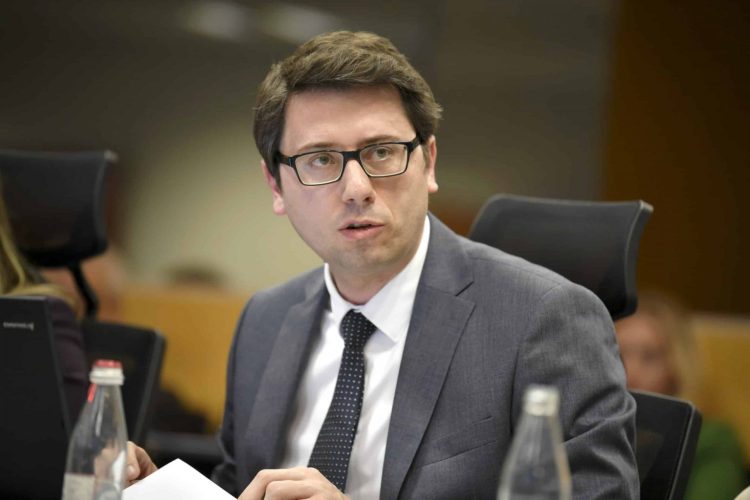 Qeveria ndan 150 mijë euro për ndërtimin e shtëpive për komunitetet rom, ashkali dhe egjiptias
