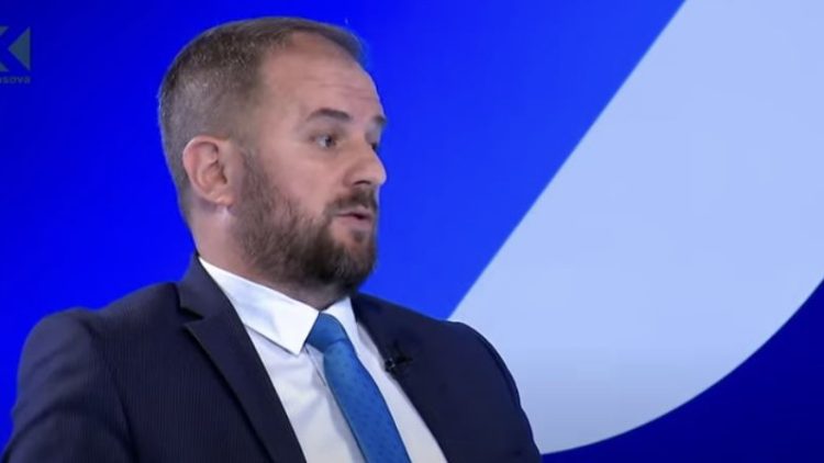 Raci: Serbia duhet të anulojë projektligjet për Kosovën, meriton sanksione të ashpra