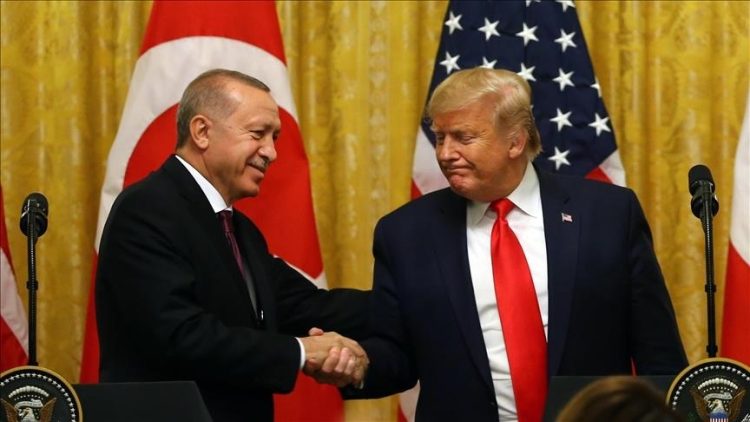 Erdogan zhvillon telefonatë me Trumpin, e uron për fitoren në zgjedhje