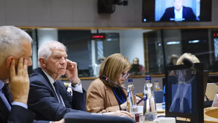 Ministrat e Punëve të Jashtme të BE-së diskutojnë mbështetjen për Ukrainën pasi Bideni heq veton për armët