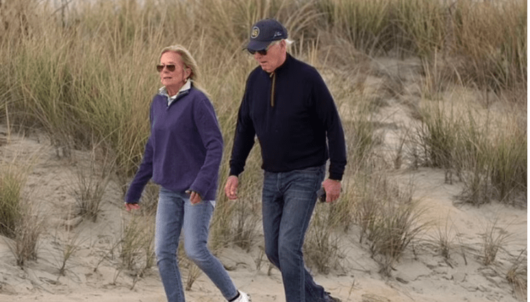 Lideri i ‘botës së lirë’ ngec në rërë para takimit me Trump (Video)