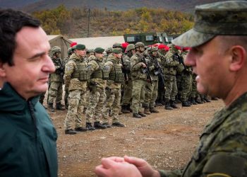 Kurti në ushtrimin fushor “Ujku i Çeliktë”: Ju jeni garanci e pathyeshme se e ardhmja e Kosovës është në duar të sigurta