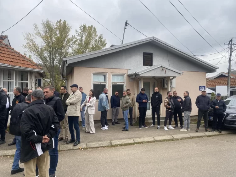 Qytetarët në Medvegjë protestojnë me moton “Ma kthe adresën”